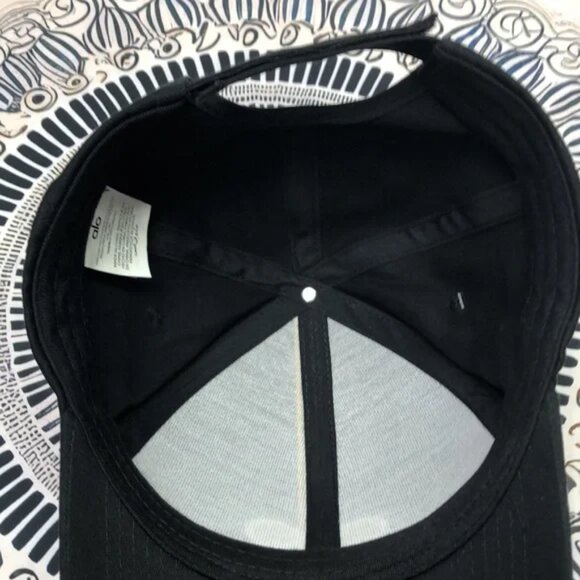 ALO Yoga Off-Duty Baseball Cap - Picture 4 of 4